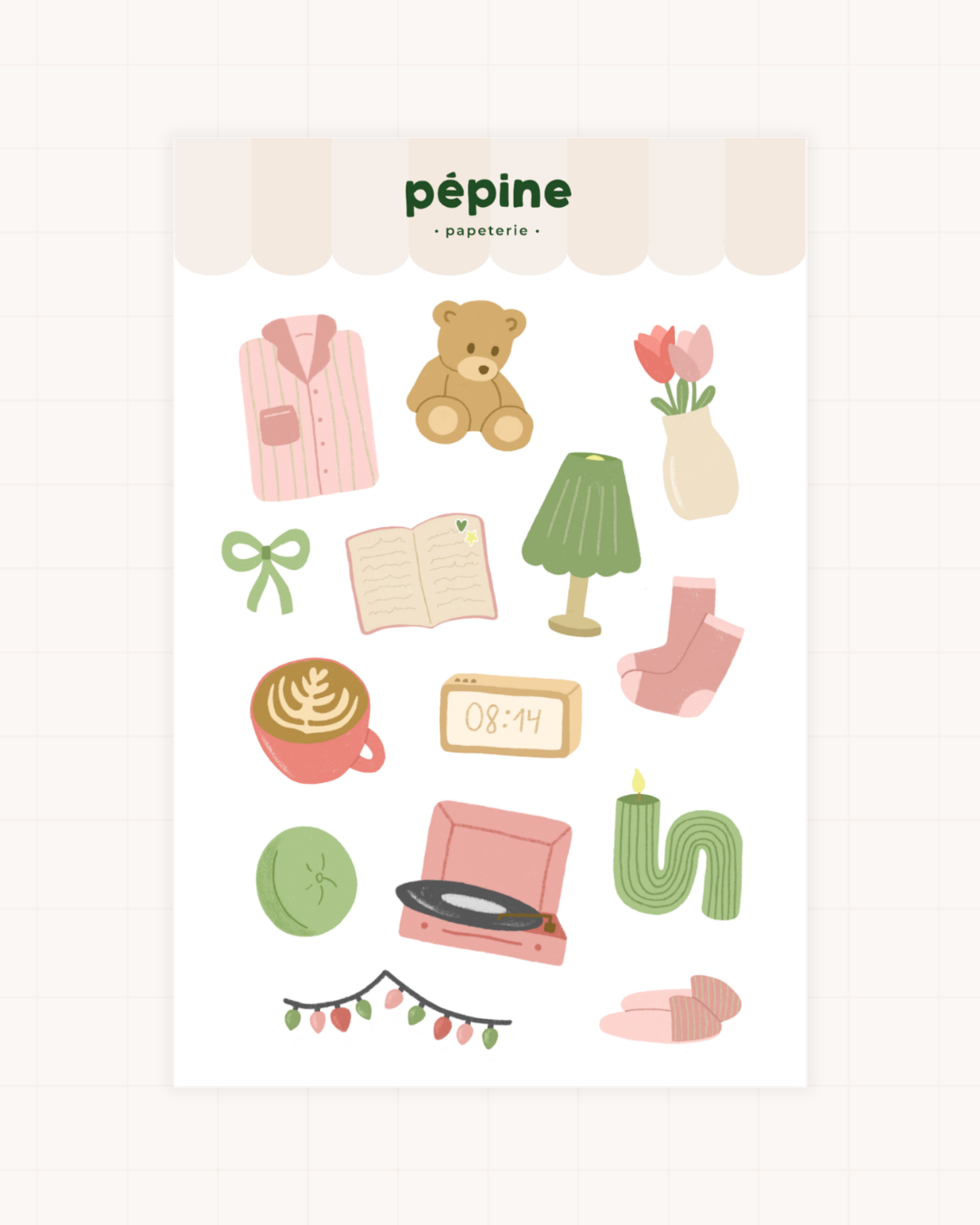 Planche de stickers Dans la chambre : pyjama, ourson, livre, lampe, tourne-disque et bougie, format 17 × 11 cm